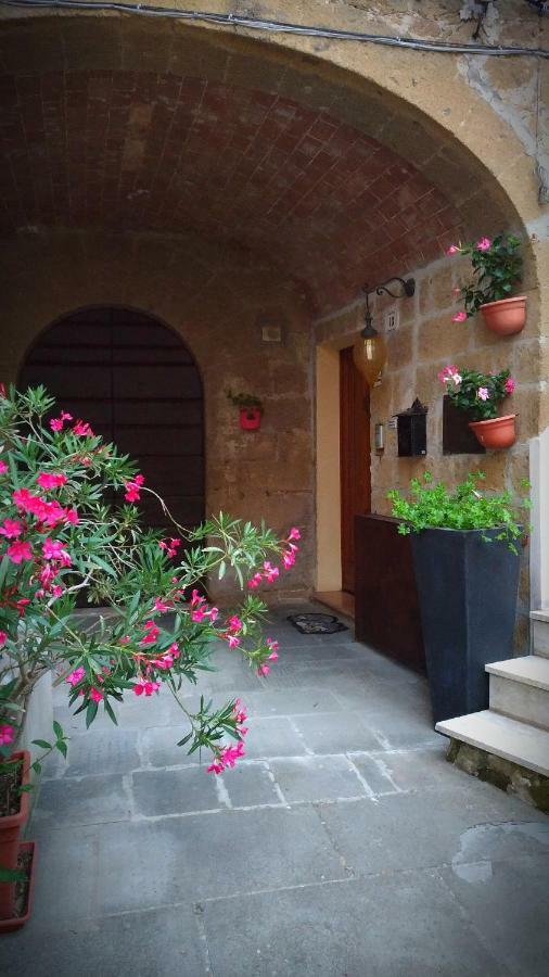 Cittadella 13 Romantic House Pitigliano Exterior photo